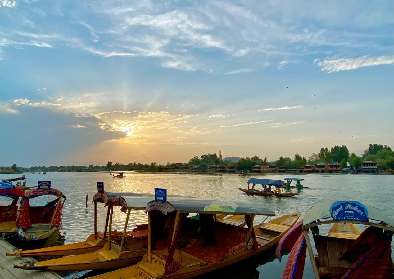 Green Paradise Houseboat - Centrally Heated Hotel Srinagar  Exterior photo