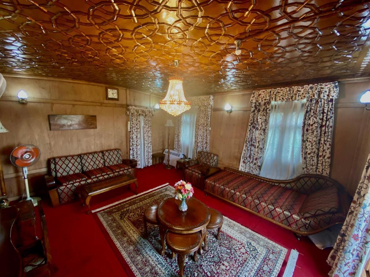 Green Paradise Houseboat - Centrally Heated Srinagar  Exterior photo