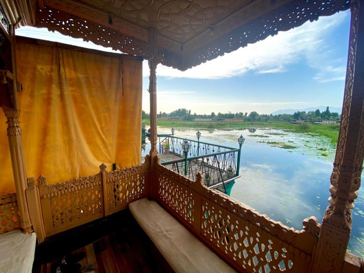 Green Paradise Houseboat - Centrally Heated Hotel Srinagar  Exterior photo