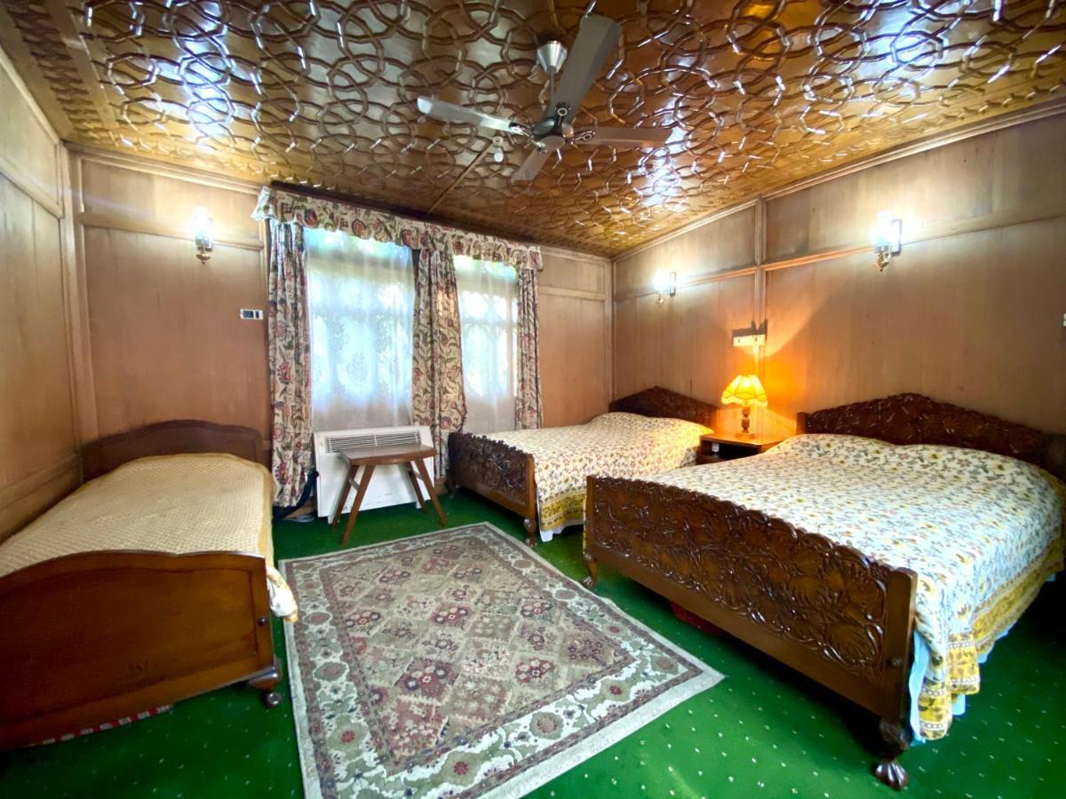 Green Paradise Houseboat - Centrally Heated Hotel Srinagar  Exterior photo